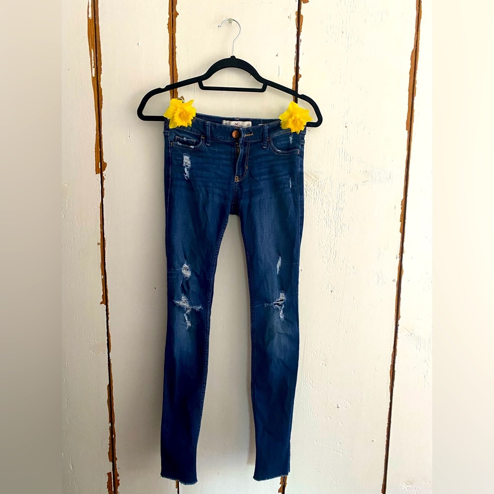 Hollister Women’s Low Rise Super Skinny w24 L30